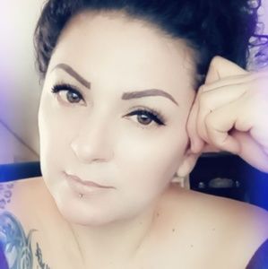 Meet your Posher, Estella